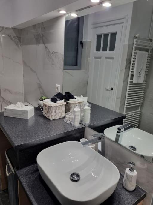 Plaka Sofi Suite Афины Экстерьер фото